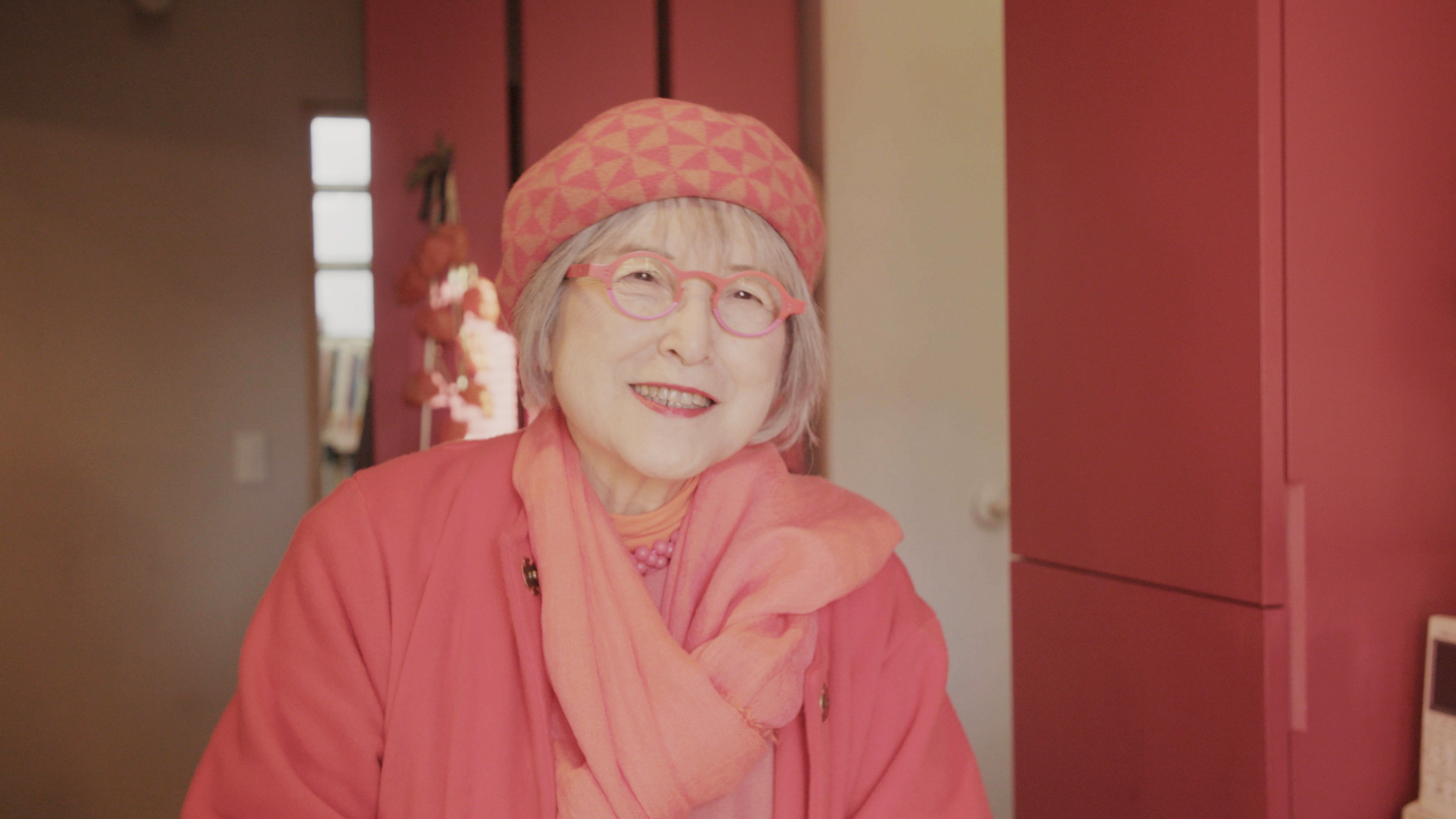 カラフルな魔女 ~角野栄子の物語が生まれる暮らし~